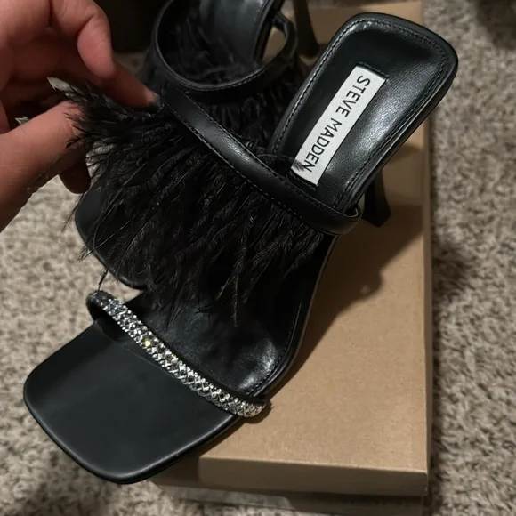 New Steve Madden Black Furry Heels. - Picture 5 of 6